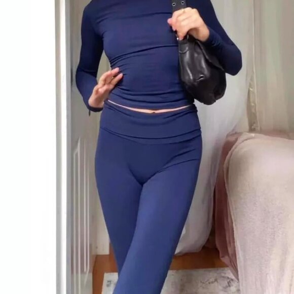 Navy Women's 2 Piece Fitted Flare Pants & Crew Neck T-Shirt Lounge Set Small - Picture 5 of 6